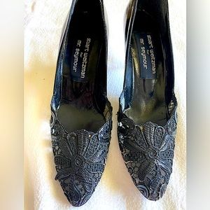 Stuart Weitzman Designer Shoes Patent Leather and Lace comfort& durability